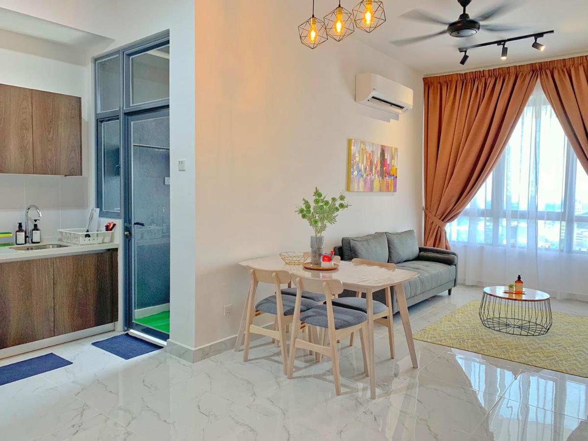 Homestay Netflix Two Bedroom Troika 182 Kota Bharu