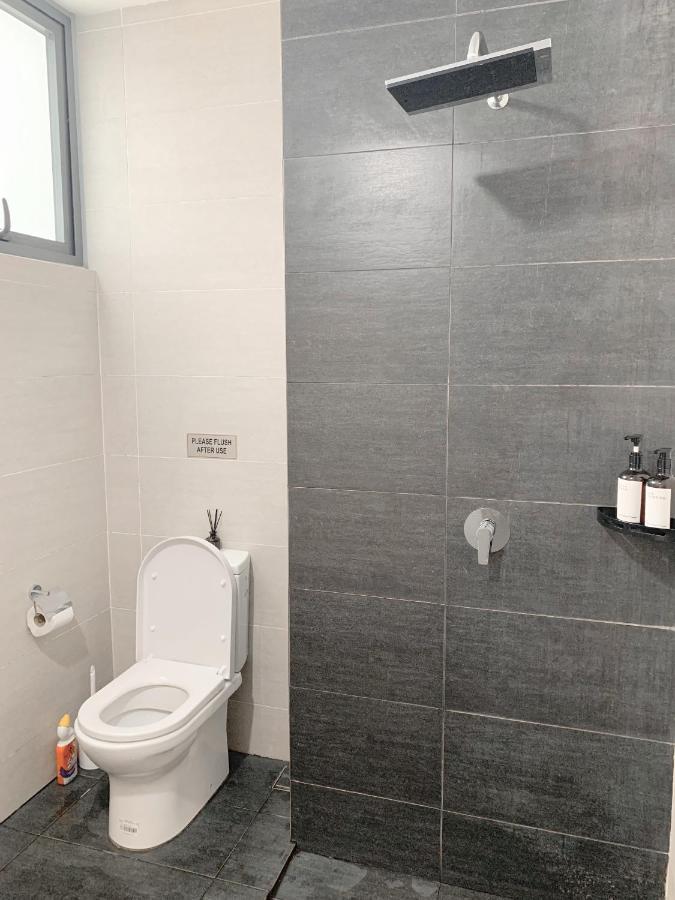 Homestay Netflix Two Bedroom Troika 182 *
