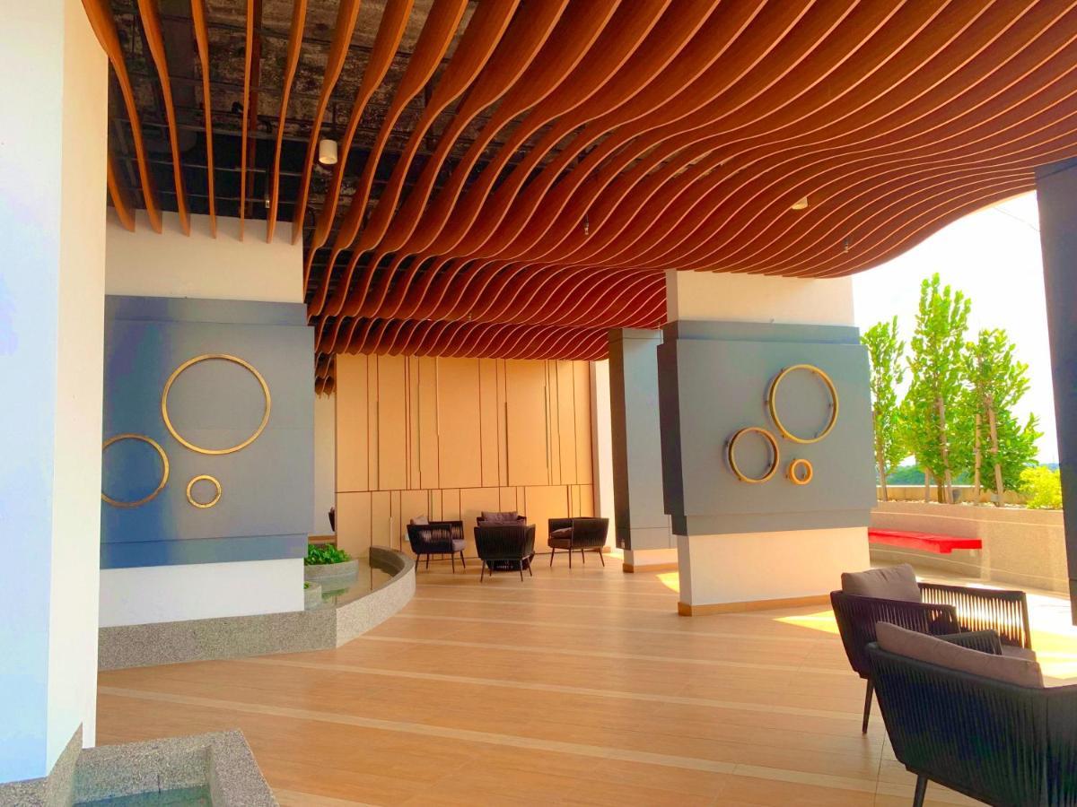 Netflix Two Bedroom Troika 182 Homestay