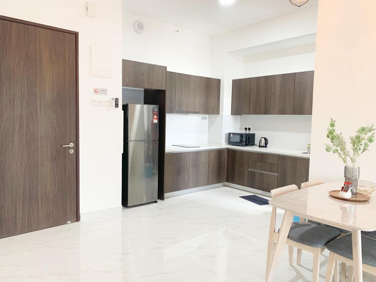 Netflix Two Bedroom Troika 182 Homestay